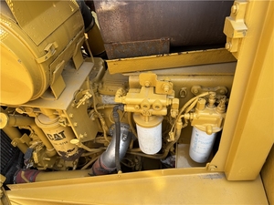 Bulldozer D8T Usado con Bomba Hidráulica Moog, Motor y Caja de Cambios - Componentes Principales Incluidos - Product Image 3