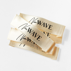 Etiquettes de col en Satin imprimées, vente en gros, vêtements avec votre <span class=keywords><strong>propre</strong></span> marque, chinois - Product Image 2