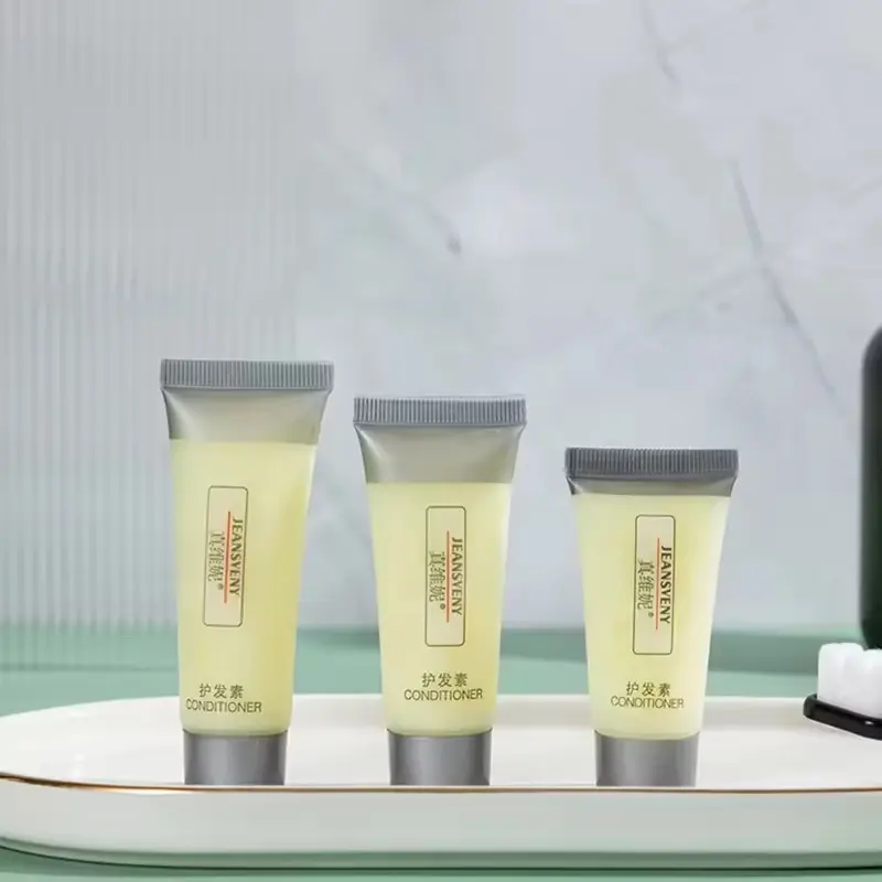 Set di servizi alberghieri all'ingrosso mini shampoo e balsamo hotel shampoo tubo hotel logo personalizzato