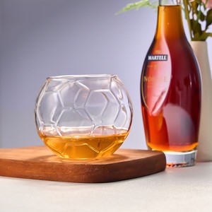 Verre à whisky SNW 10oz en forme de ballon de football, verre à whisky pour le rhum, <span class=keywords><strong>la</strong></span> tequila, les cadeaux, <span class=keywords><strong>d</strong></span>écoration de bar unique et cadeaux pour les amateurs de bourbon - Product Image 1