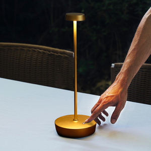 Lámparas de Mesa LED Modernas de Diseño Clásico en Dorado Arena y Negro, Inalámbricas, con Batería, Regulables, Control Táctil, para Cenas, Restaurantes, Interiores - Product Image 5