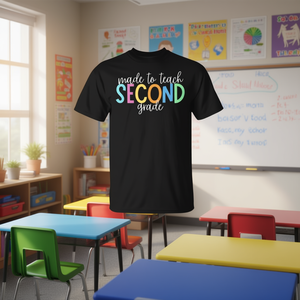 Camiseta para profesores de segundo grado, hecha para enseñar, regreso a clases, primer día de clases - Product Image 3