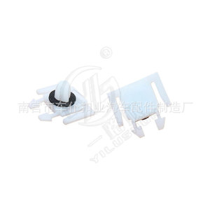 Clip de fixation automobile Smooth Sailing D1011 pour montage de jupes de carrosserie et d'arches de roue Mazda CX-4 24.3mm 23.8mm 8.2mm 10.4mm 3.5mm - Product Image 2