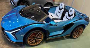 Grande voiture électrique pour enfants 4x4 à deux places, homologuée SIAN, en plastique, avec suspension sur quatre roues, pour les enfants de 2 à 4 ans - Product Image 3