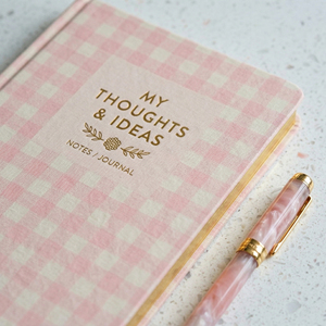 Carnet A5 à couverture rigide LABON en tissu gingham rose esthétique, journal/agenda avec feuille d'or « Mes pensées », breloques en forme de cœur et bords dorés - Product Image 5