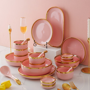 Ensemble de <span class=keywords><strong>vaisselle</strong></span> à bord doré de <span class=keywords><strong>style</strong></span> <span class=keywords><strong>scandinave</strong></span> <span class=keywords><strong>vaisselle</strong></span> en céramique domestique combinaison de bol à riz de luxe girly rose accessible - Product Image 1