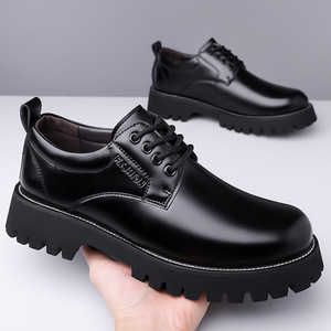 รองเท้าบูทมาร์ตินหนังแก้วผู้ชาย ส้นเตี้ย พื้นยาง แฟชั่นลำลอง ทันสมัย - Product Image 2