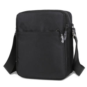Mochila Pequeña Unisex de Estilo Coreano con Letras Personalizadas, <span class=keywords><strong>Bolso</strong></span> de Hombro Cruzado de Viaje, Informal y Vertical, de Poliéster - Product Image 6