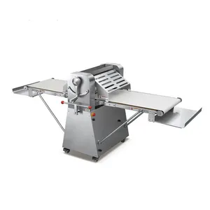Machine à rouler les croissants Machine automatique de fabrication de croissants Machine à laminer la pâte à croissants de boulangerie