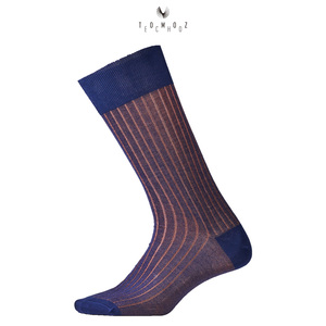 कस्टम लोगो पुरुषों की पोशाक उच्च-अंत ठोस रंग हल्का और अबाधित मध्य ट्यूब मोजे - Product Image 2