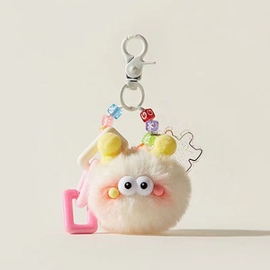 Momo Coal Briquette Llavero de peluche colgante con forma de bola, adorno para bolso, muñeco de dibujos animados, juguete esponjoso rosa - Product Image 2