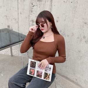 N8158 Top de Punto para Mujer, Cuello Cuadrado, Color Sólido, Otoño Invierno, Capa Base, Marrón, Talla Grande, Manga Larga - Product Image 1