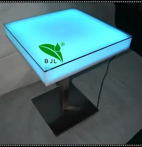 Mesa de comedor cuadrada led brillante, muebles de restaurante