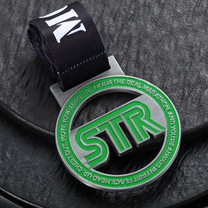 Medallas Deportivas Personalizadas de Aleación de Zinc, Medallas de Maratón de Plata Antigua con Esmalte y Diseño de Corte Hueco - Product Image 6