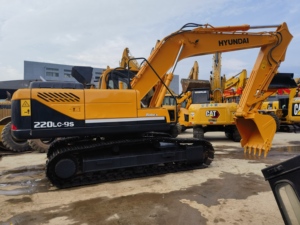 Excavadora de cadenas Hyundai 220LC-9S de 22 toneladas usada, barata, de segunda mano, en oferta, máquina de construcción - Product Image 4