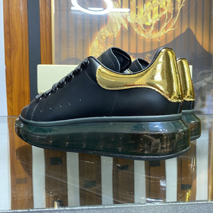 Calzado deportivo casual con amortiguación de aire transparente, moderno y a la moda, con diseño lujoso y detalles multicolor. - Product Image 1