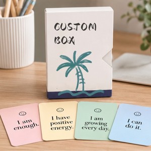 Elegante Set di Carte Personalizzate con Scatola e Supporto in Legno per Promozioni di Marca e Presentazioni al Dettaglio - Product Image 2
