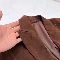 Blazer en daim et peau de mouton personnalisable pour femme, avec grand revers en V, idéal pour les tenues de soirée et sociales