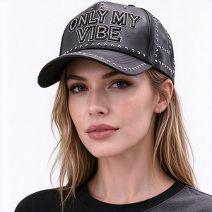 Casquette de baseball en similicuir cloutée Y2K Punk avec lettres en strass et rivets argentés, réglable, style sportif streetwear, 6 panneaux - Product Image 1