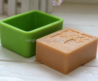 Meilleure Vente Moule à Savon en Silicone Fait Main Motif Arbre Joyeux MOQ 1000 PIÈCES Couleur Violette Disponible