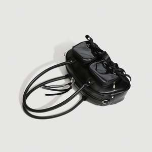 กระเป๋าแฟชั่นใหม่คุณภาพสูงสไตล์ญี่ปุ่นลายการ์ตูนสองซิปทรงหัวใจวัสดุ PU สำหรับผู้หญิง ใช้ได้ทุกฤดู ผลิตในจีน - Product Image 4