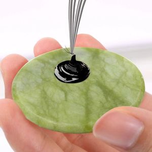 Paleta Redonda de Jade de 5cm para Pegamento de Extensiones de Pestañas, Herramienta de Maquillaje - Product Image 1