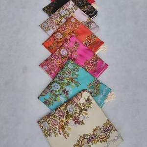 Alfombra Musulmana Bordada con Diseños Florales Artísticos, Lavable, Resistente, Apta para la Oración en el Hogar y para Uso en Campamentos - Product Image 1