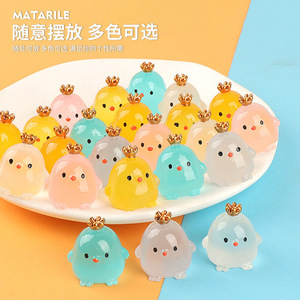 Ornement de voiture en résine en forme de poulet couronné rouge vif, accessoire d'intérieur de dessin animé à faire soi-même - Product Image 3