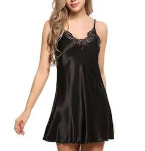 Sfy-y5053 Ensemble de pyjama en satin de soie personnalisé avec logo, nuisette sexy pour femmes, lingerie, camisole avec short et robe - Product Image 2