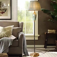 Lampe de sol en céramique classique multi-style Salon Hôtel Lampe décorative Grande lampe en métal en porcelaine Tissu Éclairage LED