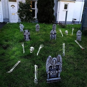 Decoración de Halloween estilo europeo: Set de esqueletos para montar en el suelo, accesorios de decoración, huesos de mano de plástico simulados, adornos de calaveras. - Product Image 2