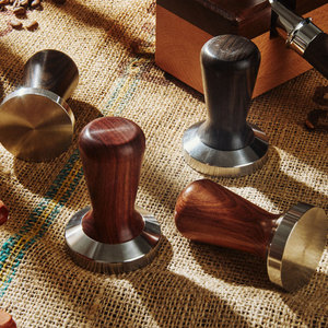 ที่กดกาแฟ Good Match ด้ามไม้ สแตนเลส 58 มม. สำหรับเครื่องชงเอสเพรสโซ - Product Image 1