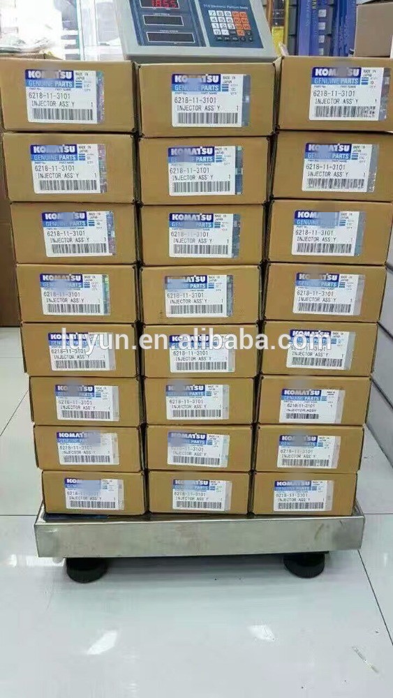 common rail injector 095000-0562 for Komatsu PC200-7, PC300-7 PC450-8 WA500-6 diesel fuel injector 095000-0562 6218-11-3100