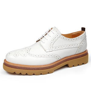 Chaussures en cuir pleine fleur pour hommes, style britannique, de haute qualité, à semelle épaisse, gravées, polyvalentes, pour affaires et décontracté - Product Image 5