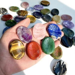 <span class=keywords><strong>Pierre</strong></span> précieuse de guérison naturelle du pouce en cristal pour thérapie par le cristal Reiki Massage Chakra <span class=keywords><strong>Pierre</strong></span> d'inquiétude en cristal vente en gros - Product Image 2
