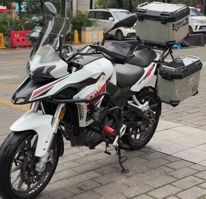Utilisé pour <span class=keywords><strong>la</strong></span> Benelli TRK251 de 2019. 251cc. Moto d'aventure d'occasion de haute qualité - Product Image 1