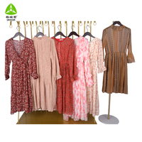 Vente en gros de robes en soie d'occasion pour femmes, friperie de haute qualité, vêtements usagés