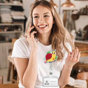 Kelebek arı böcek serisi akrilik yama keçe rozeti klip öğretmen öğrenci teleskopik klip kolay çekme düğmesi belge toka - Product Image 6
