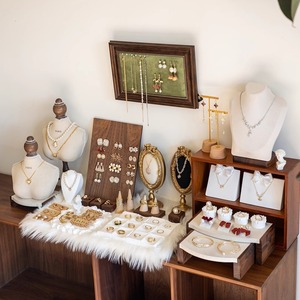 Support de présentation de <span class=keywords><strong>bijoux</strong></span> en bois massif de style nordique vintage, modèle T 0108, support pour collier, plateau pour boucles d'oreilles, <span class=keywords><strong>présentoir</strong></span> pour bagues, stand pour diffusion en direct - Product Image 1