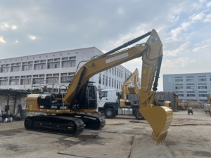รถขุดไฮดรอลิกตีนตะขาบ CAT 320D2L มือสองคุณภาพสูง ขนาด 20 ตัน ใช้งานน้อย เหมาะสำหรับงานก่อสร้าง - Product Image 2