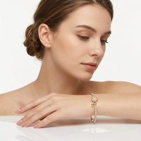 Nouveau design, vente en gros, bracelet à visser en zircon plaqué or 18 carats tendance pour femmes, bijoux de mode pour adolescentes