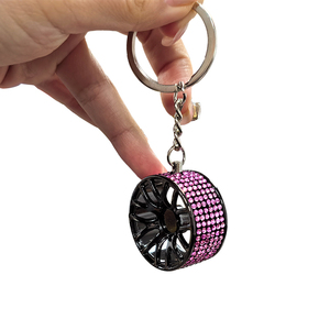Porte-clés de moyeu de roue en métal de luxe personnalisable les derniers accessoires d'intérieur de voiture pour les véhicules de luxe et les motos - Product Image 5