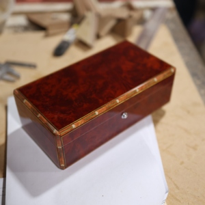 Kích Thước Tùy Chỉnh Tốt Tiếng Anh <span class=keywords><strong>Burl</strong></span> Óc Chó Hộp Lưu Trữ Với Khóa Độ Bóng Cao Gỗ Tự Nhiên Hộp Humidor Trong Quý <span class=keywords><strong>Burl</strong></span> Humidor - Product Image 2