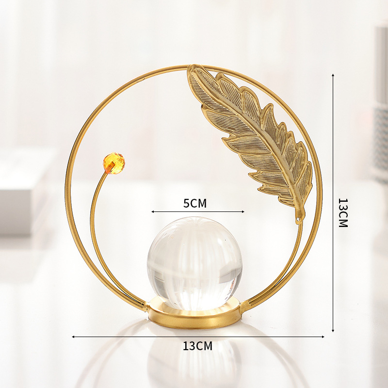 Ornamento sfera di cristallo a forma di foglia