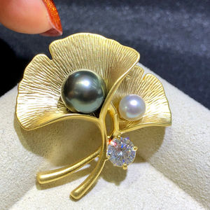 Broche motif Ginkgo <span class=keywords><strong>perle</strong></span> d'eau douce en laiton plaqué <span class=keywords><strong>or</strong></span> pour femme avec clip à <span class=keywords><strong>boucle</strong></span> - Product Image 1