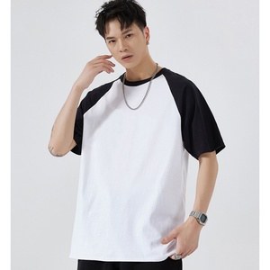 Camiseta Personalizada para Hombre, 100% Algodón, Antiarrugas, Transpirable, Corte Regular, Mangas Raglán en Contraste, Estilo Urbano Vintage - Product Image 4
