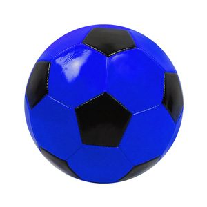 Ballon de football en PVC de style classique 1.6MM de taille cinq en plastique monocouche de vente directe d'usine - Product Image 1
