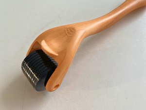 Meilleure vente mondiale soins de la peau et outils Anti-âge Microneedle Derma Roller Titanium 0.25mm/0.3mm/0.5mm/0.75mm pour la <span class=keywords><strong>repousse</strong></span> des <span class=keywords><strong>cheveux</strong></span> - Product Image 6