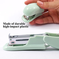 Ensemble de papeterie Foska ergonomique Cconformity Mini taille 12 feuilles capacité d'agrafage petite agrafeuse pour les besoins quotidiens en papier d'agrafage