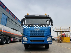 FAW 6*4 Mini camión cisterna de combustible ligero de pequeña capacidad Camión de aceite Camión de reabastecimiento de combustible Diesel para Hot <span class=keywords><strong>Salr</strong></span> en Malasia - Product Image 2